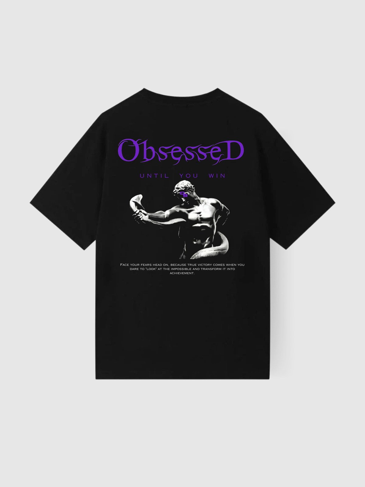 Camiseta Encare preta, costas: figura clássica enfrentando uma serpente com Obsessed until you win em roxo